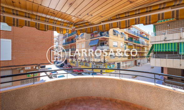 Resale - Apartment - Torrevieja - Acequion