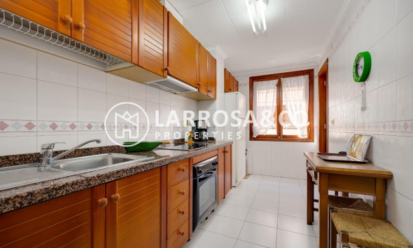 Resale - Apartment - Torrevieja - Acequion