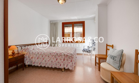 Resale - Apartment - Torrevieja - Acequion