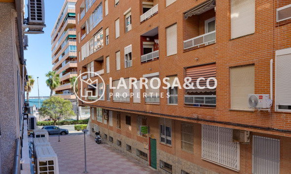 Resale - Apartment - Torrevieja - Acequion