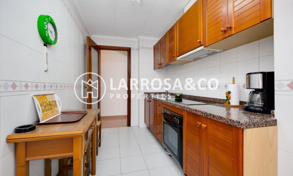 Resale - Apartment - Torrevieja - Acequion