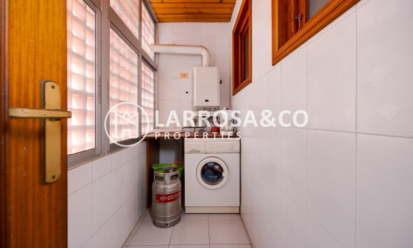 Resale - Apartment - Torrevieja - Acequion