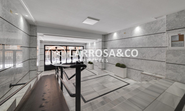 Resale - Apartment - Torrevieja - Acequion