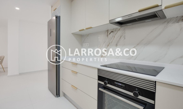 Resale - Apartment - Torrevieja - Playa de los Naufragos