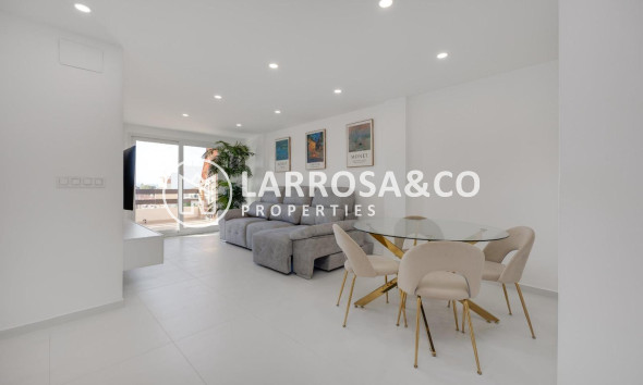 Resale - Apartment - Torrevieja - Playa de los Naufragos