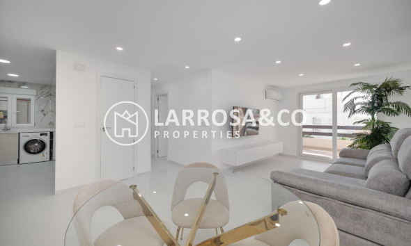 Resale - Apartment - Torrevieja - Playa de los Naufragos