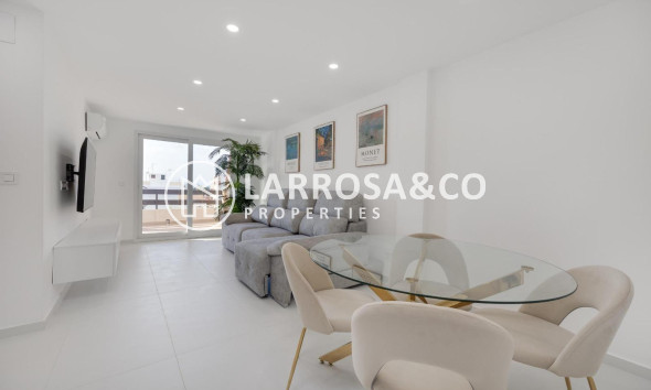 Resale - Apartment - Torrevieja - Playa de los Naufragos