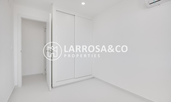 Resale - Apartment - Torrevieja - Playa de los Naufragos