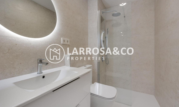 Resale - Apartment - Torrevieja - Playa de los Naufragos