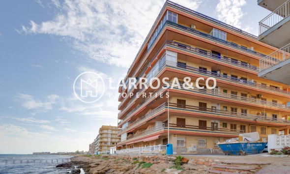 Resale - Apartment - Torrevieja - Playa de los Naufragos