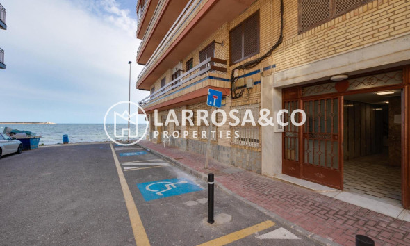 Resale - Apartment - Torrevieja - Playa de los Naufragos