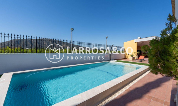 Reventa - Chalet - Orihuela - Orihuela Ciudad