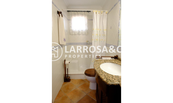 Reventa - Chalet - Orihuela - Orihuela Ciudad