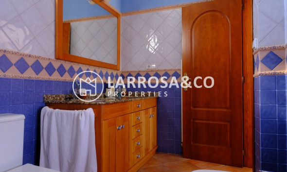 Reventa - Chalet - Orihuela - Orihuela Ciudad