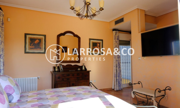 Reventa - Chalet - Orihuela - Orihuela Ciudad