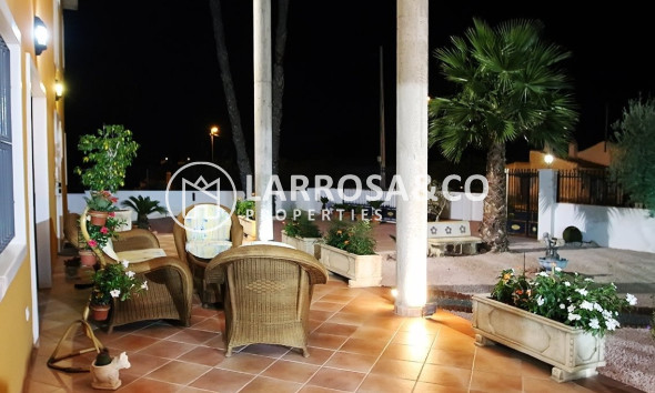 Reventa - Chalet - Orihuela - Orihuela Ciudad