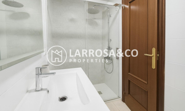 Reventa - Planta baja - Torrevieja - Acequion