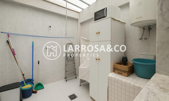 Reventa - Planta baja - Torrevieja - Acequion