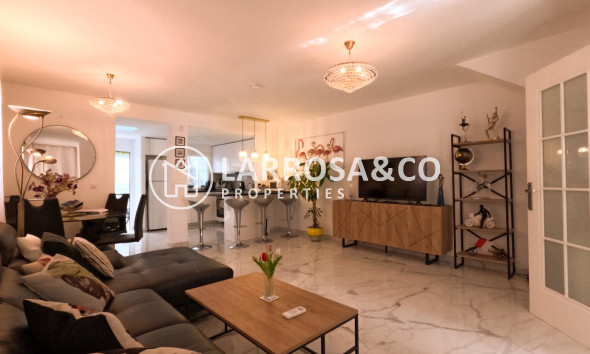 Resale - Terraced house / Townhouse - Torrevieja - El Acequión - Los Náufragos