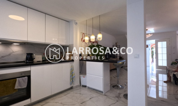 Resale - Terraced house / Townhouse - Torrevieja - El Acequión - Los Náufragos