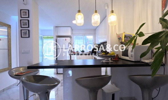 Resale - Terraced house / Townhouse - Torrevieja - El Acequión - Los Náufragos