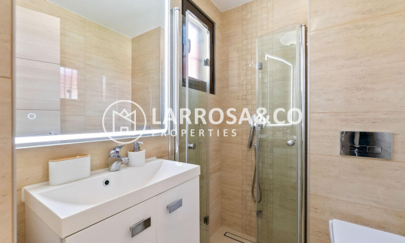Resale - Terraced house / Townhouse - Torrevieja - Aguas Nuevas