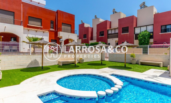 Resale - Terraced house / Townhouse - Torrevieja - Aguas Nuevas
