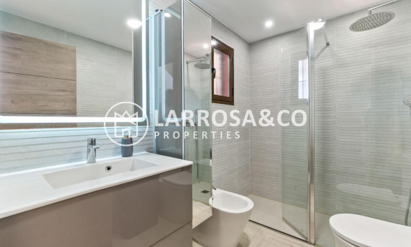 Resale - Terraced house / Townhouse - Torrevieja - Aguas Nuevas