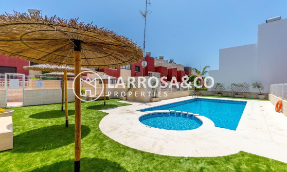 Resale - Terraced house / Townhouse - Torrevieja - Aguas Nuevas