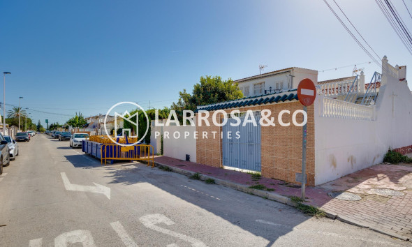 Resale - Semi-detached house - Torrevieja - La Siesta - El Salado - Torreta