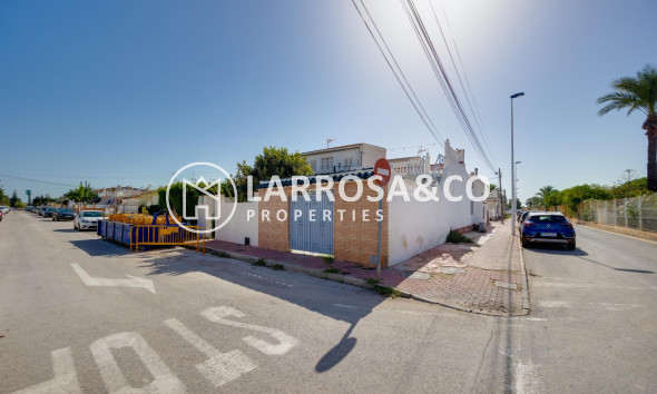 Resale - Semi-detached house - Torrevieja - La Siesta - El Salado - Torreta