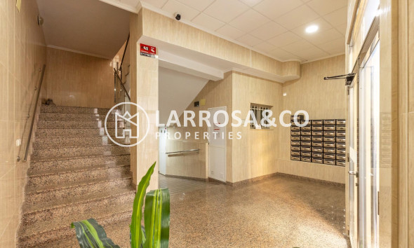 Resale - Apartment - Torrevieja - Habaneras