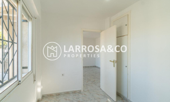 Resale - Semi-detached house - Torrevieja - Carrefour