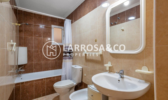 Resale - Apartment - Torrevieja - Centro