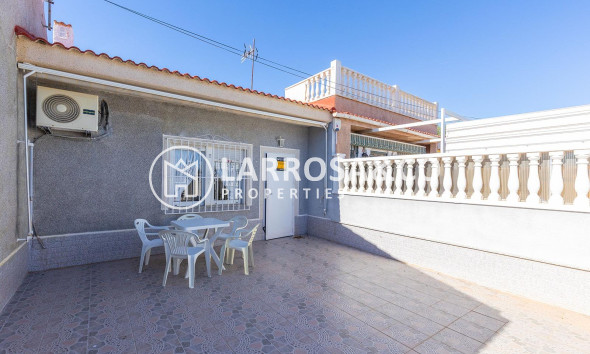 Resale - Bungalow - Torrevieja - La Siesta - El Salado - Torreta