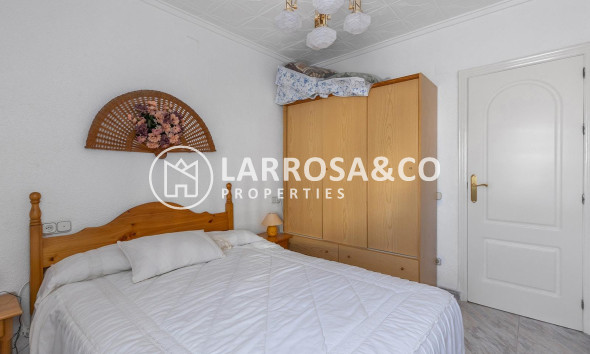 Resale - Bungalow - Torrevieja - La Siesta - El Salado - Torreta