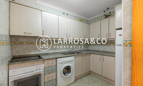 Resale - Ground floor apartment - Torrevieja - La Mata