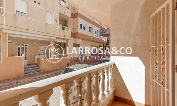 Resale - Ground floor apartment - Torrevieja - La Mata