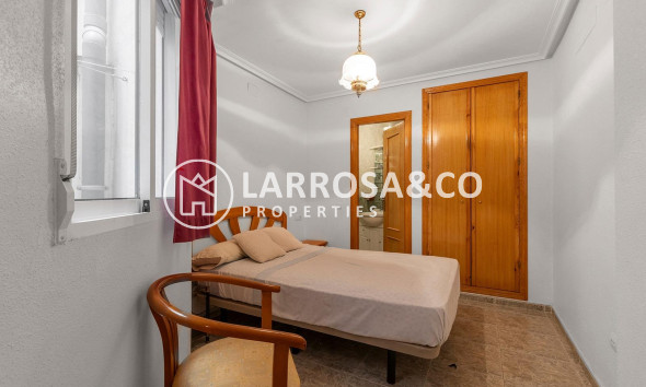 Resale - Ground floor apartment - Torrevieja - La Mata