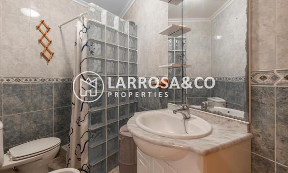 Resale - Ground floor apartment - Torrevieja - La Mata