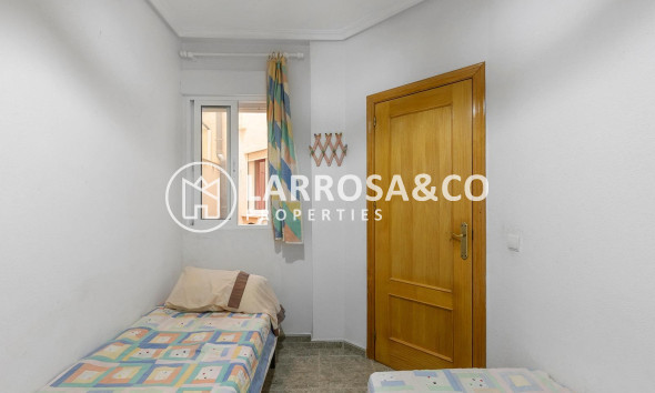 Resale - Ground floor apartment - Torrevieja - La Mata