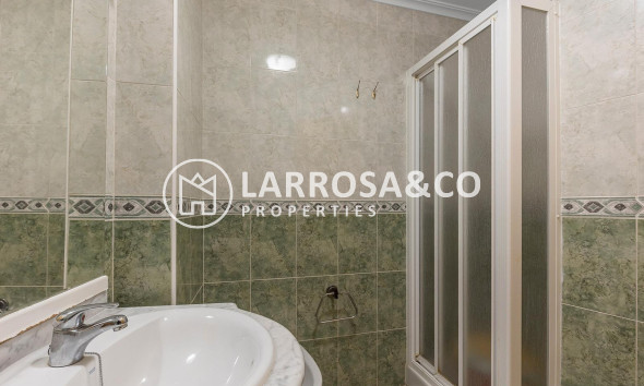 Resale - Ground floor apartment - Torrevieja - La Mata