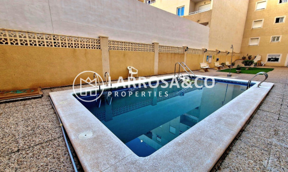 Resale - Apartment - Torrevieja - Centro
