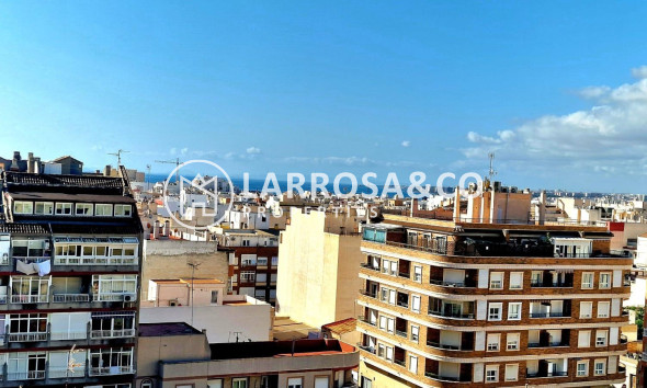 Resale - Apartment - Torrevieja - Centro