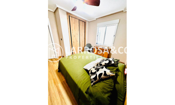 Resale - Apartment - Torrevieja - Acequion