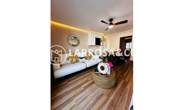 Resale - Apartment - Torrevieja - Acequion