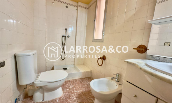 Resale - Apartment - Torrevieja - Acequion