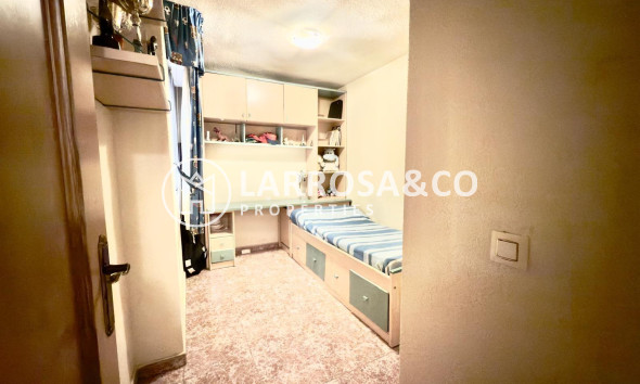 Resale - Apartment - Torrevieja - Acequion