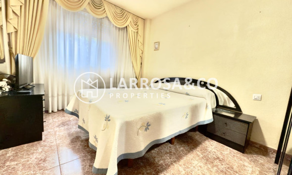 Resale - Apartment - Torrevieja - Acequion