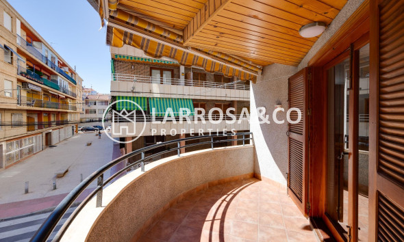 Resale - Apartment - Torrevieja - Acequion